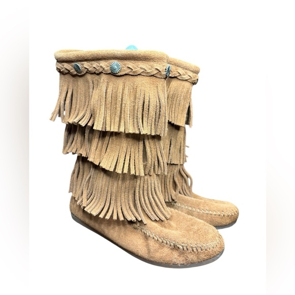 Minnetonka Kids Tall Moccasins 3 layer fringed metal studs inside zip sz 3 used - Picture 1 of 11